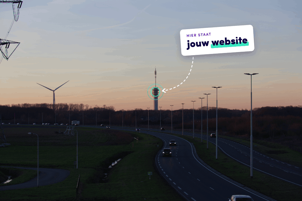 De toren in Loon op Zand bij zonsondergang met het label "Hier staat jouw website"